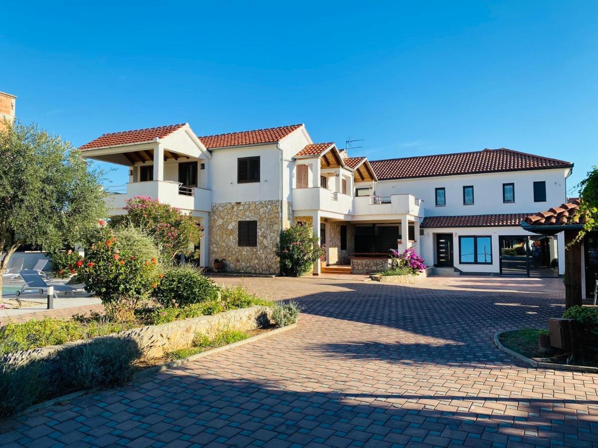 Apartmani Svemir Drage Dış mekan fotoğraf